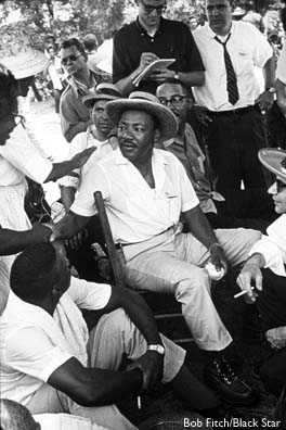 http://www.educationplanet.com/redirect?url=http://www.pathfinder.com/Life/mlk/mlkpics.html