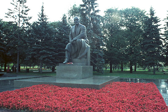 Lenin statue