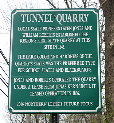 Tunnel quarry sign